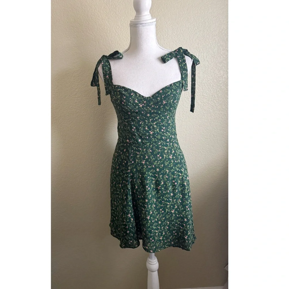 Reformation Niara Mini Dress in the Coriander Floral  Size: 4 - Picture 3 of 12